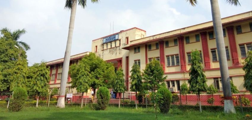 10 Best Government & Private Law Colleges In India (2024)