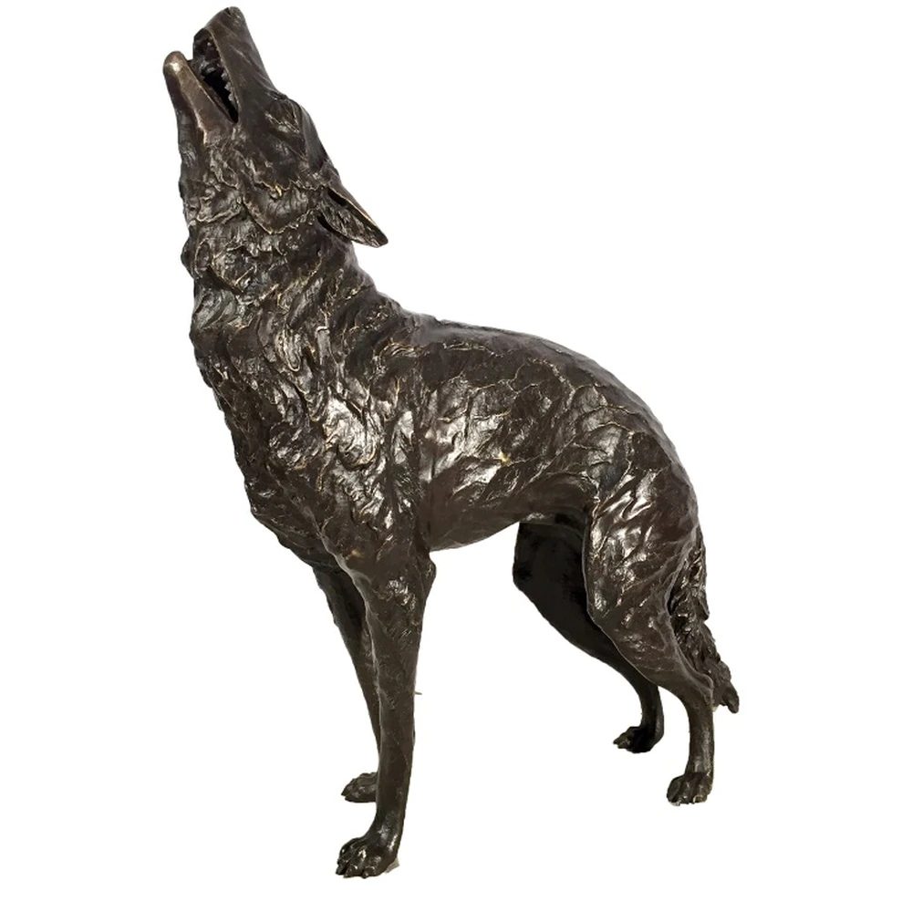 7 Best Lifesize Wolf Statue To Buy for Your Garden In 2024